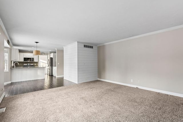 822 E Remington Square, La Porte, IN 46350