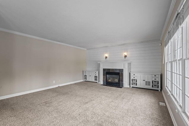 822 E Remington Square, La Porte, IN 46350