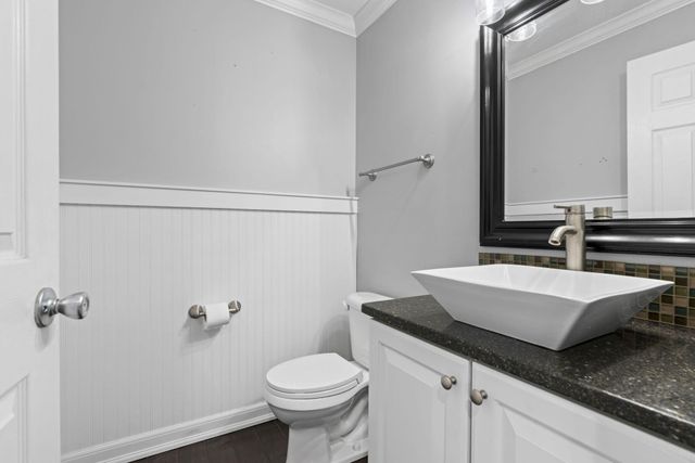 822 E Remington Square, La Porte, IN 46350