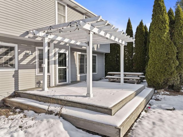 822 E Remington Square, La Porte, IN 46350