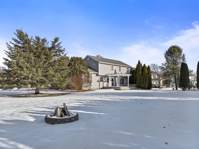 822 E Remington Square, La Porte, IN 46350