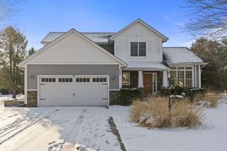 822 E Remington Square, La Porte, IN 46350