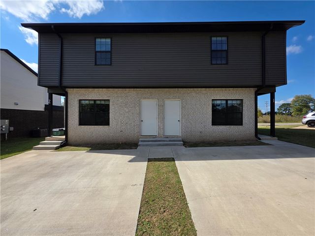 987 N Crater Avenue 1, Fayetteville, AR 72704