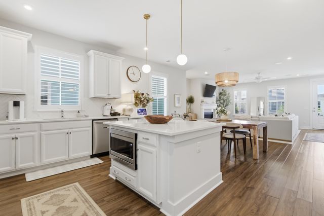 1731 Indy Drive, North Charleston, SC 29405
