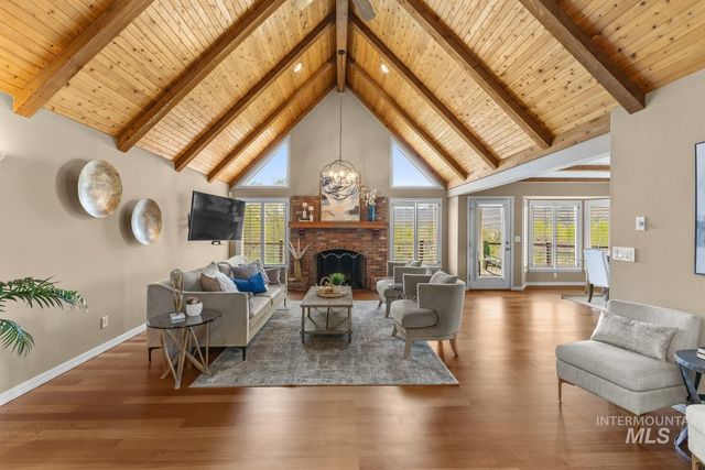 318 E Lake Rim Lane, Boise, ID 83716