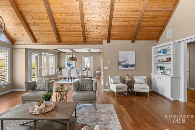 318 E Lake Rim Lane, Boise, ID 83716