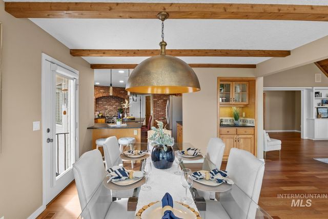 318 E Lake Rim Lane, Boise, ID 83716