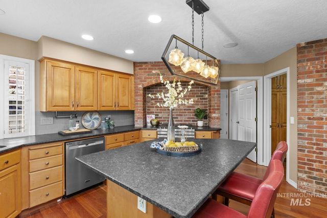 318 E Lake Rim Lane, Boise, ID 83716