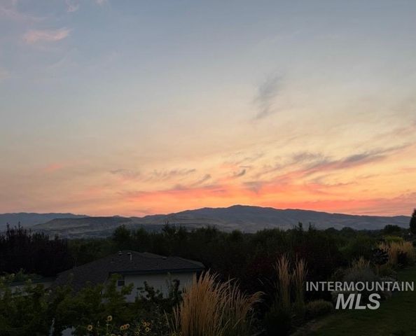 318 E Lake Rim Lane, Boise, ID 83716