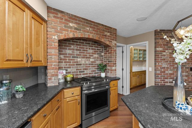 318 E Lake Rim Lane, Boise, ID 83716