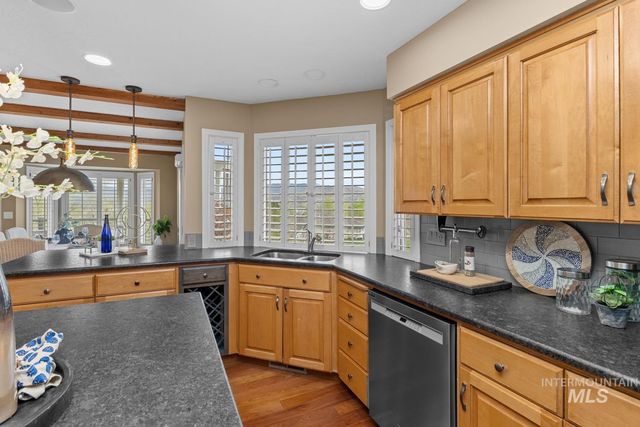 318 E Lake Rim Lane, Boise, ID 83716