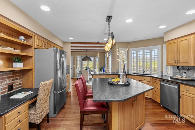 318 E Lake Rim Lane, Boise, ID 83716