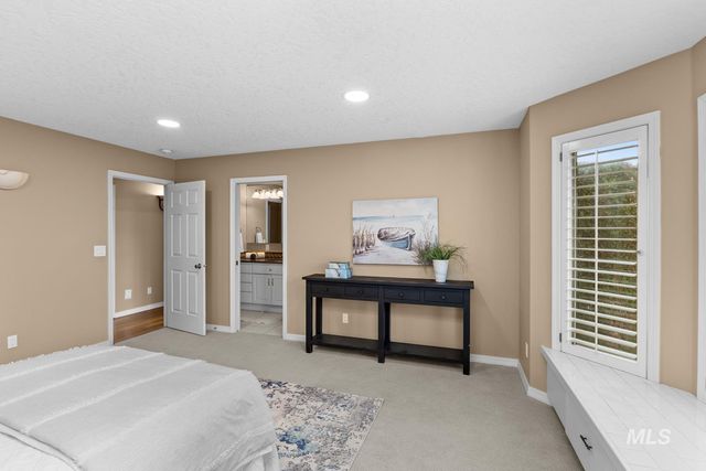 318 E Lake Rim Lane, Boise, ID 83716