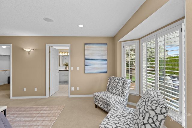 318 E Lake Rim Lane, Boise, ID 83716