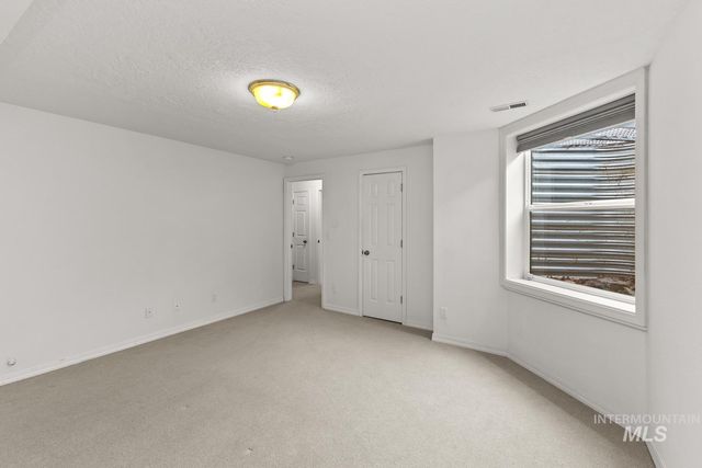 318 E Lake Rim Lane, Boise, ID 83716