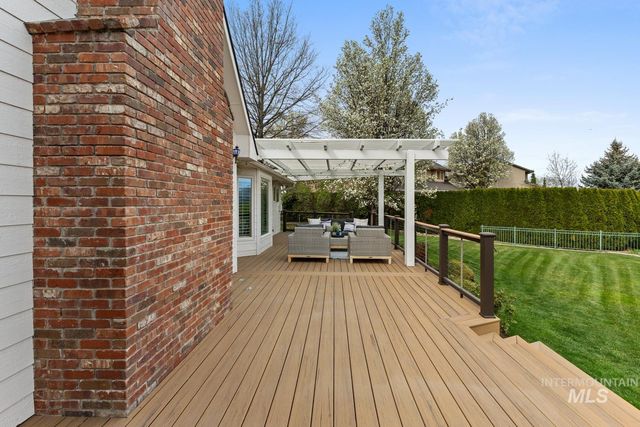 318 E Lake Rim Lane, Boise, ID 83716