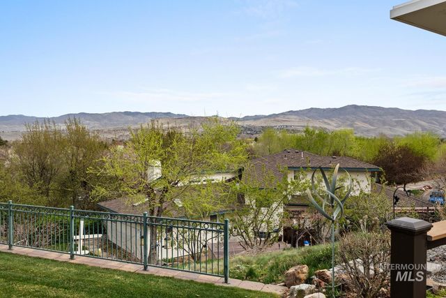 318 E Lake Rim Lane, Boise, ID 83716