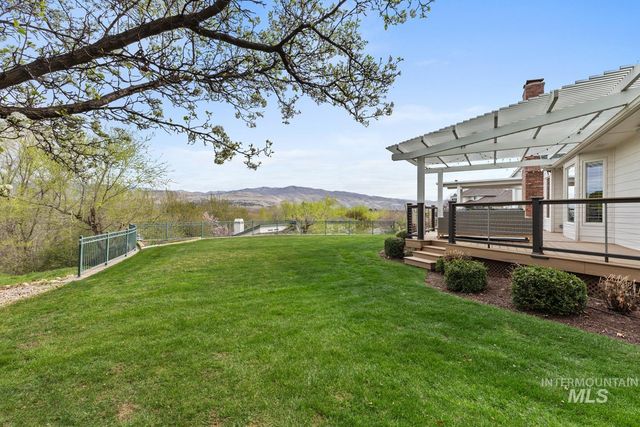 318 E Lake Rim Lane, Boise, ID 83716