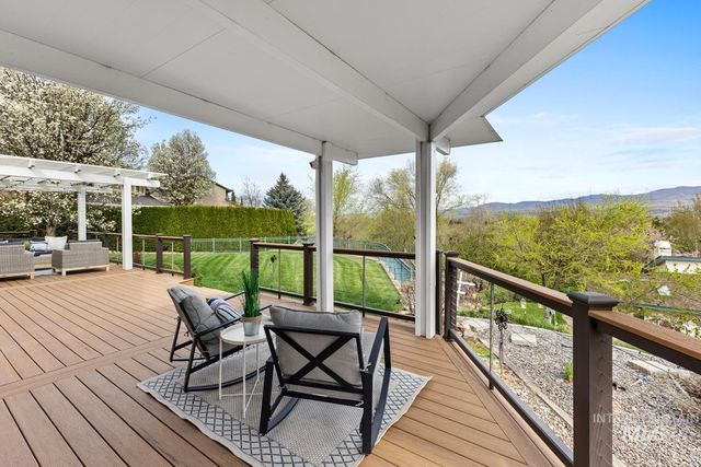 318 E Lake Rim Lane, Boise, ID 83716