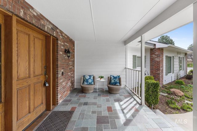 318 E Lake Rim Lane, Boise, ID 83716