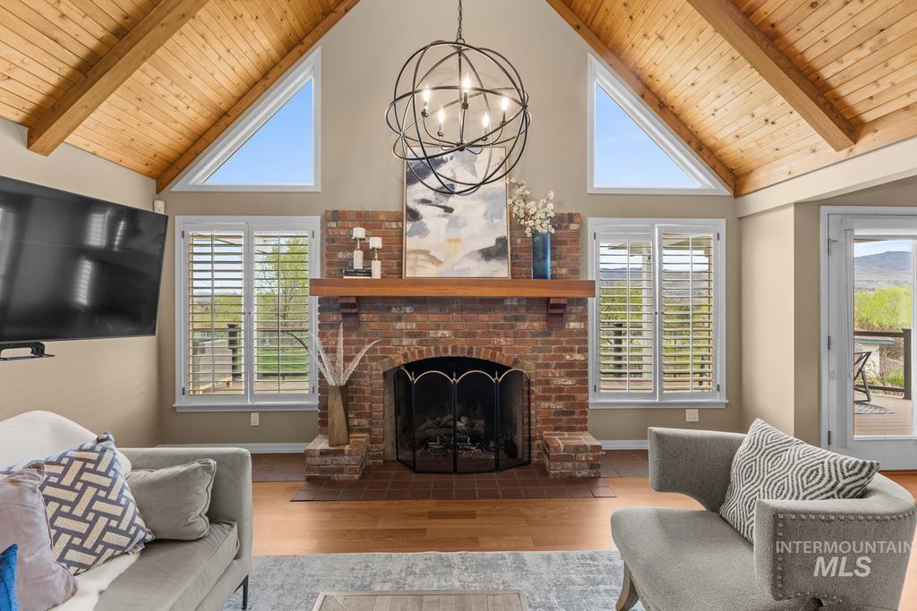 318 E Lake Rim Lane, Boise, ID 83716