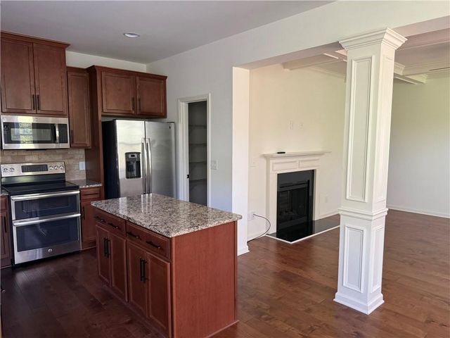 1921 Paxton Ridge Court, Lilburn, GA 30047