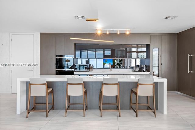 851 NE 1st Ave 5201, Miami, FL 33132