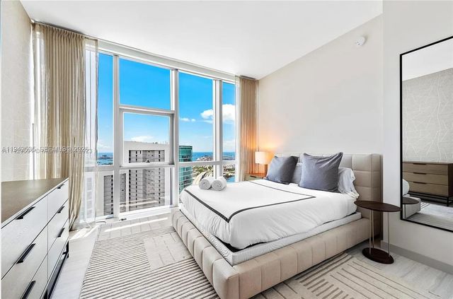 851 NE 1st Ave 5201, Miami, FL 33132