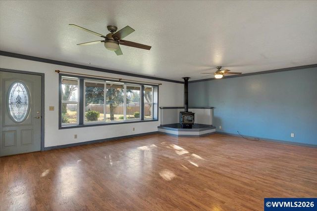 38159 Weirich Dr, Lebanon, OR 97355