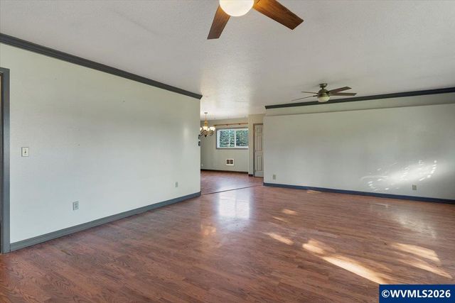 38159 Weirich Dr, Lebanon, OR 97355