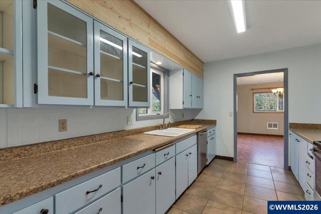 38159 Weirich Dr, Lebanon, OR 97355