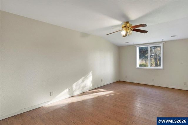 38159 Weirich Dr, Lebanon, OR 97355