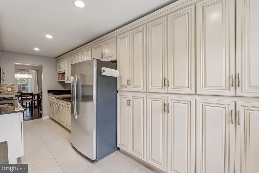 Image 12 of property listing at 7 CORNERWOOD CT, Gaithersburg, MD 20878