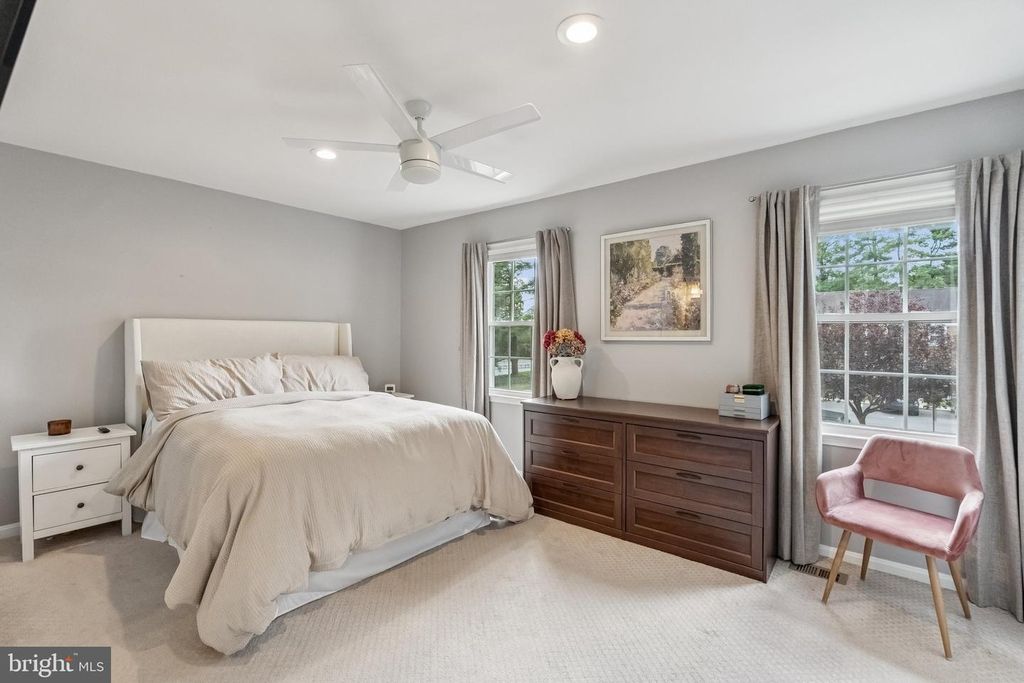 Image 15 of property listing at 7 CORNERWOOD CT, Gaithersburg, MD 20878