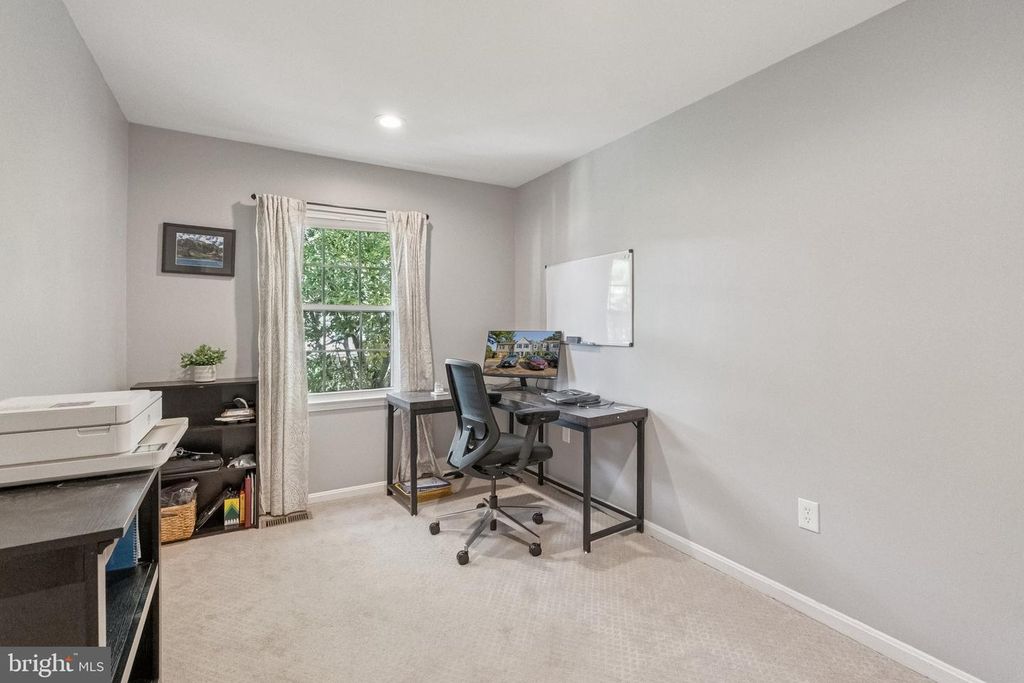 Image 23 of property listing at 7 CORNERWOOD CT, Gaithersburg, MD 20878