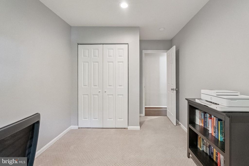 Image 25 of property listing at 7 CORNERWOOD CT, Gaithersburg, MD 20878