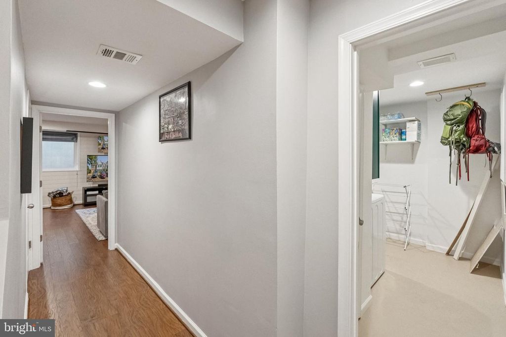 Image 26 of property listing at 7 CORNERWOOD CT, Gaithersburg, MD 20878