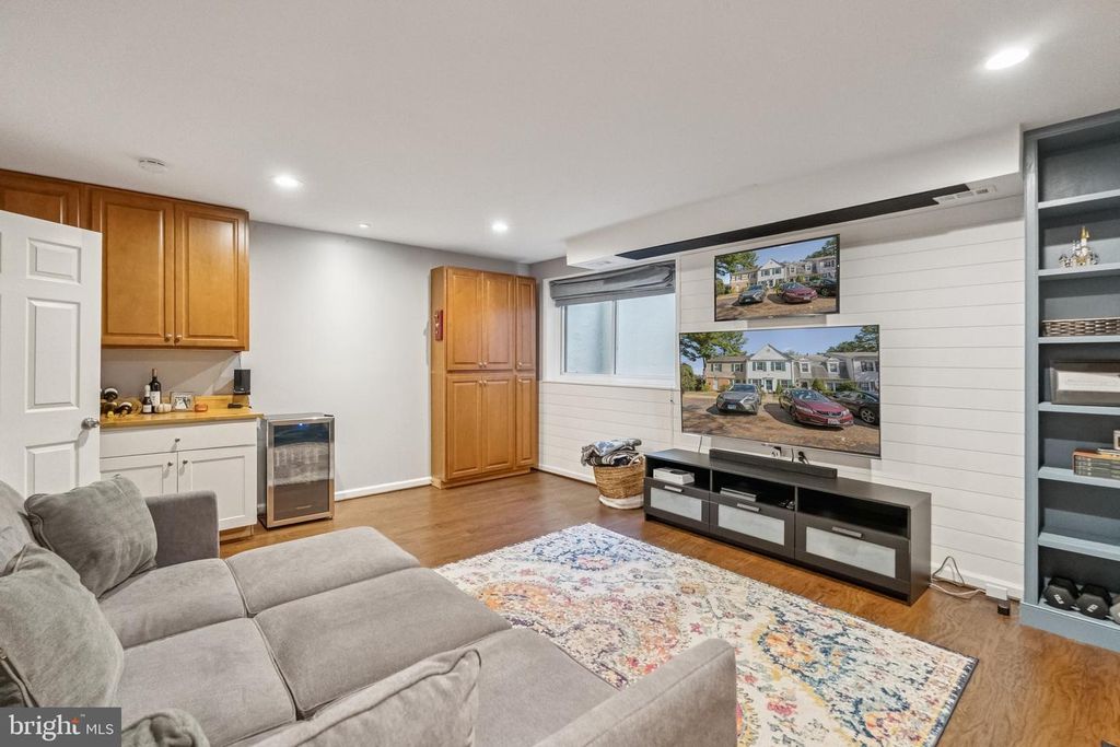 Image 31 of property listing at 7 CORNERWOOD CT, Gaithersburg, MD 20878