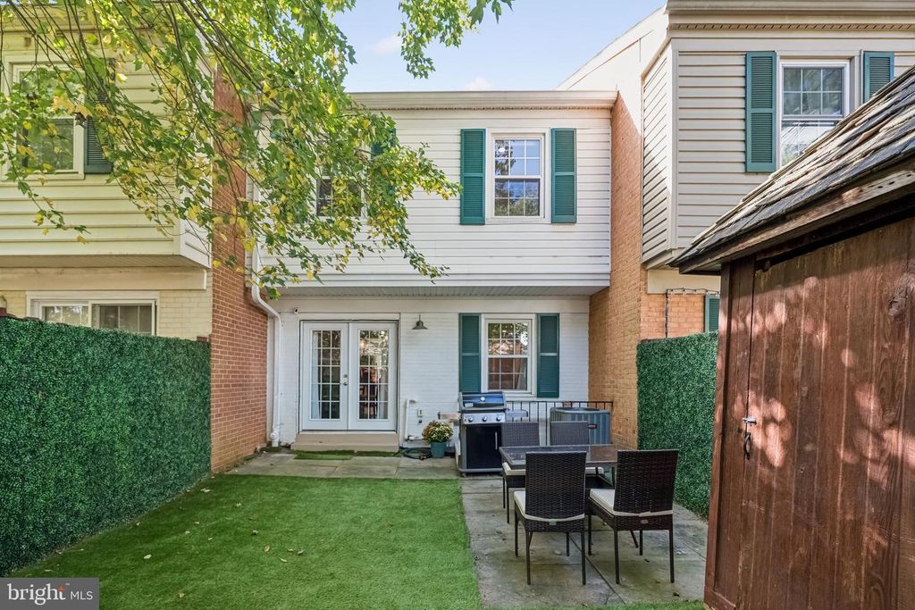 Image 32 of property listing at 7 CORNERWOOD CT, Gaithersburg, MD 20878