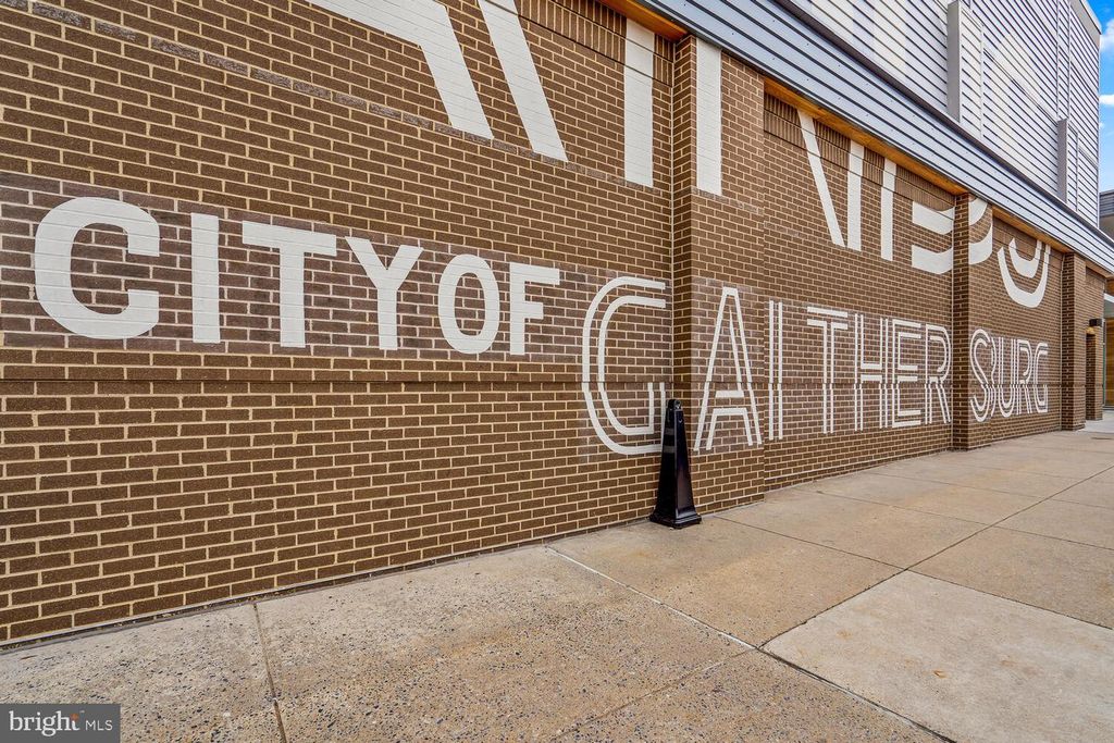 Image 39 of property listing at 7 CORNERWOOD CT, Gaithersburg, MD 20878