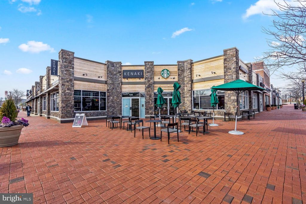 Image 45 of property listing at 7 CORNERWOOD CT, Gaithersburg, MD 20878