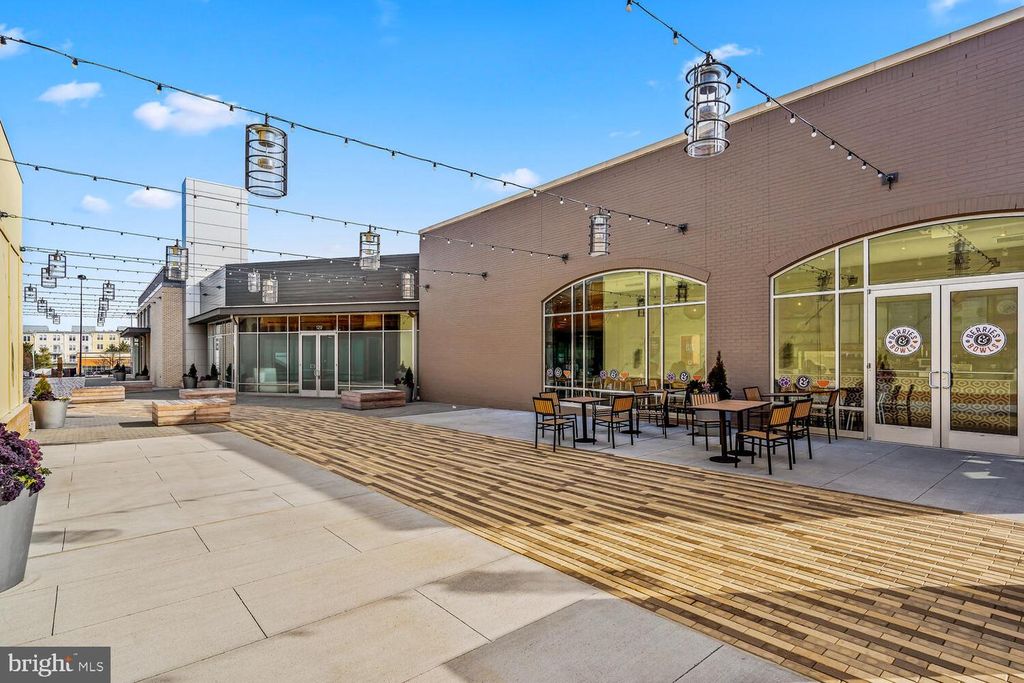 Image 49 of property listing at 7 CORNERWOOD CT, Gaithersburg, MD 20878