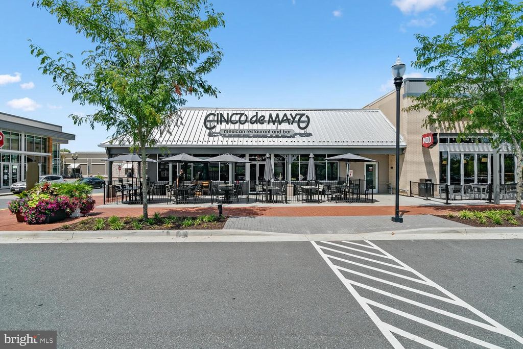 Image 51 of property listing at 7 CORNERWOOD CT, Gaithersburg, MD 20878