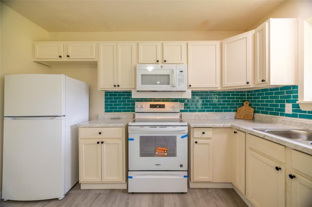91 Hulon Hall Court, Cleveland, TX 77328