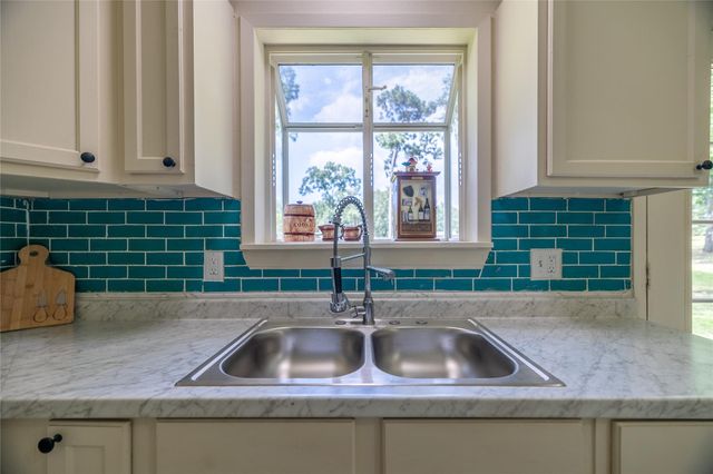 91 Hulon Hall Court, Cleveland, TX 77328