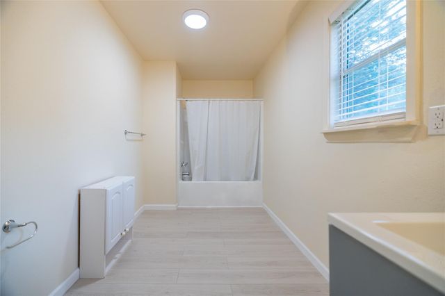 91 Hulon Hall Court, Cleveland, TX 77328
