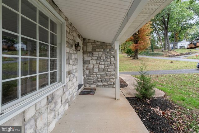 830 OBERLIN RD, Middletown, PA 17057