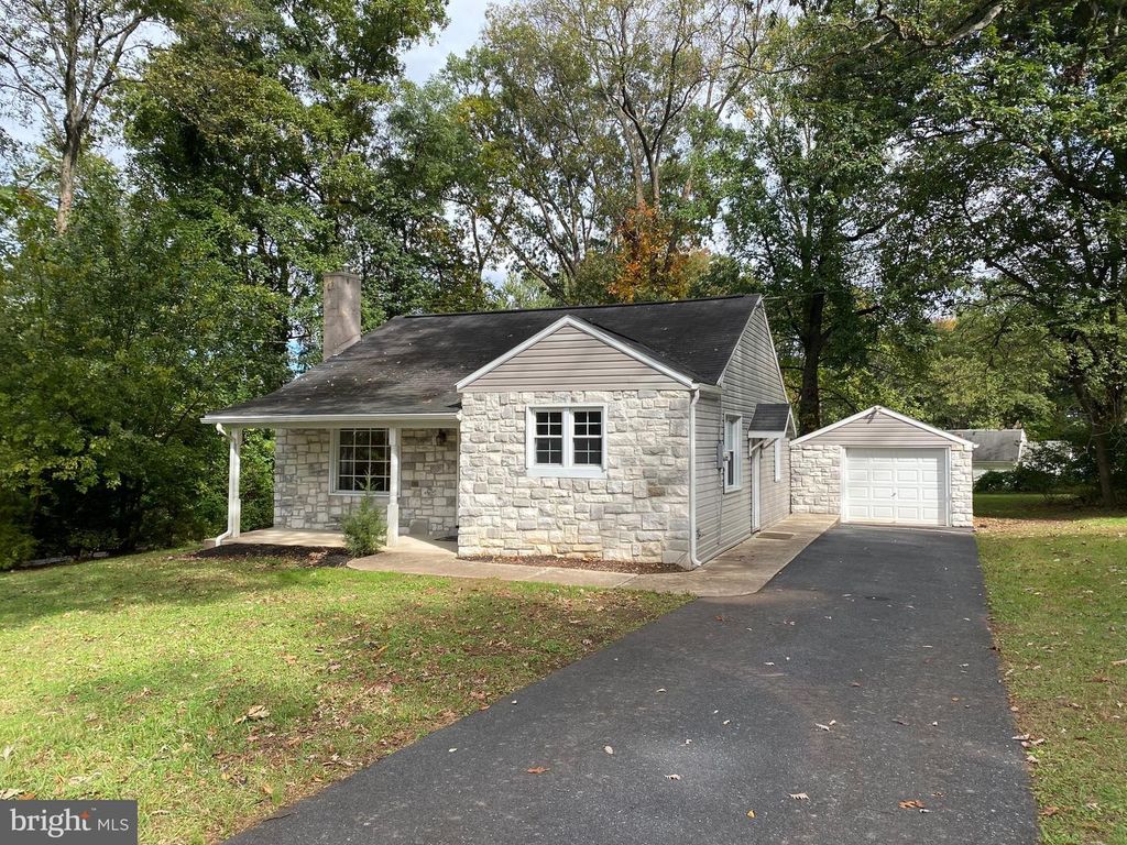 830 OBERLIN RD, Middletown, PA 17057