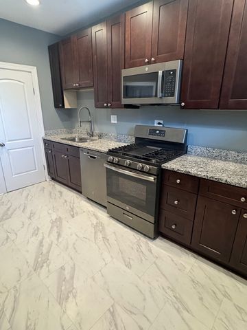 2617 W Lawrence Avenue 2, Chicago, IL 60625