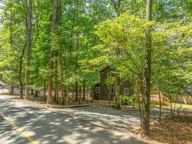 17 Tara Lane, Ellijay, GA 30540